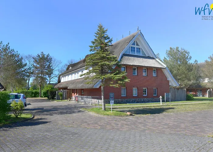 Am Gutspark Drankse Heiderose * Dranske